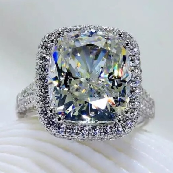 Jewelry - Sterling silver Big engagement ring